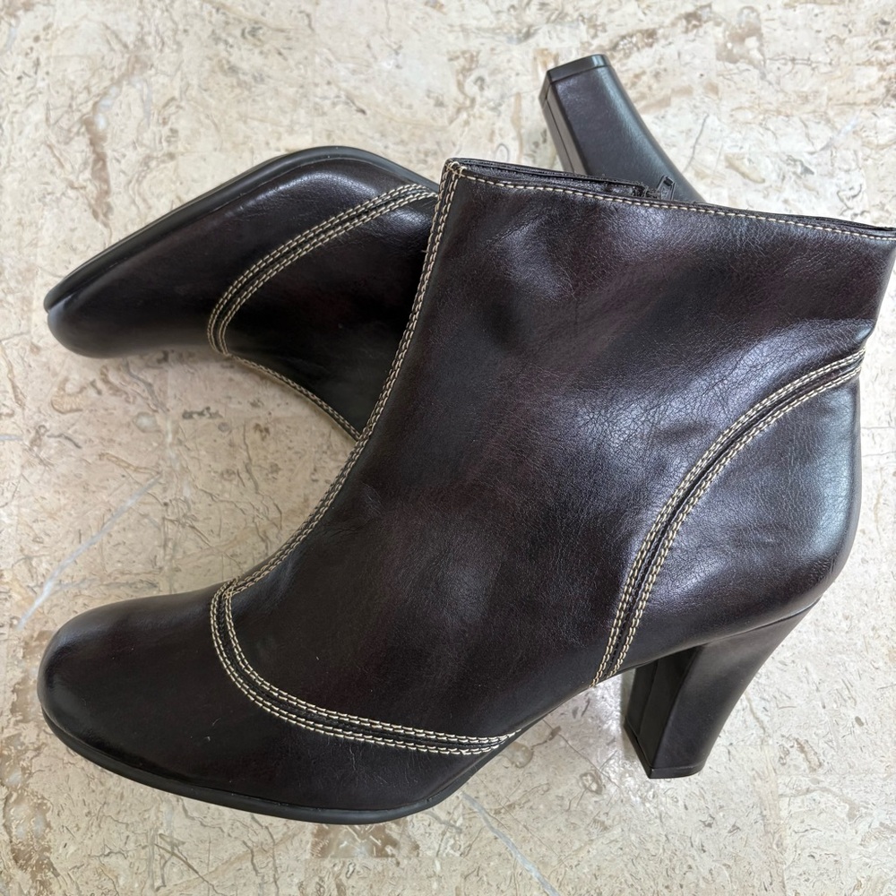Vintage Brown Faux Leather Ankle Boots What’s What Aerosoles Back Zip Size 9.5 M